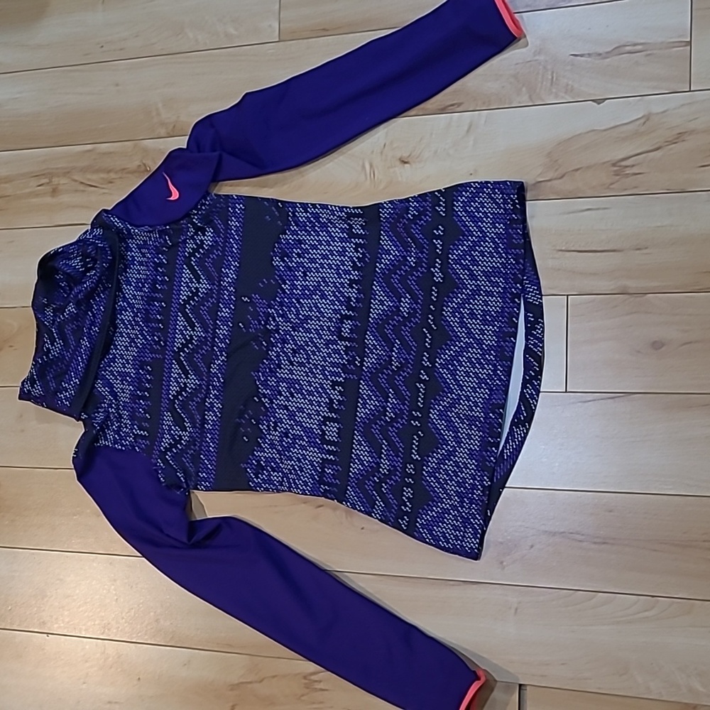 Nike women's small shirt